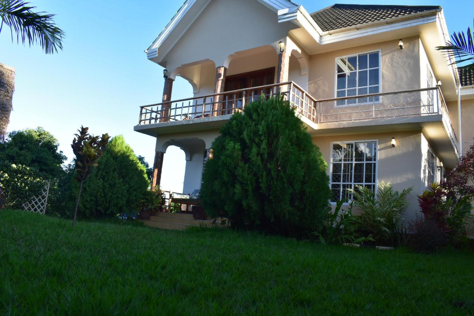 Kilimanjaro Accommodation Msaranga Экстерьер фото