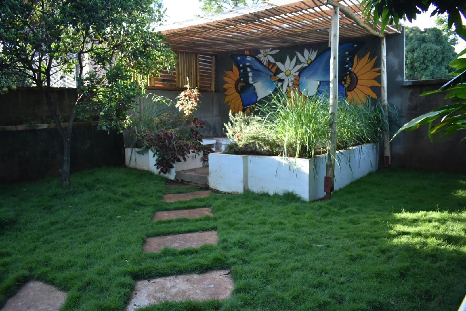 Kilimanjaro Accommodation Msaranga Экстерьер фото